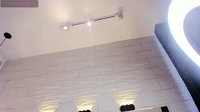 jade heartt online show from April 6, 7:04 pm