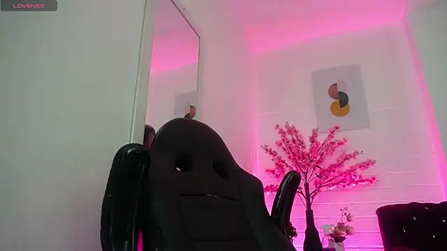 Ayliinn  online show from May 21, 3:26 am