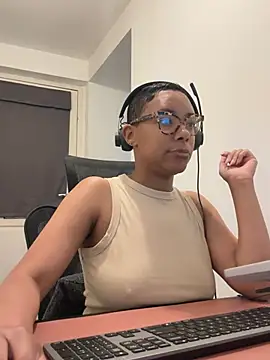 Melia Rayne online show from May 11, 9:55 am