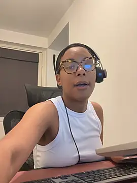Melia Rayne online show from May 19, 10:33 am