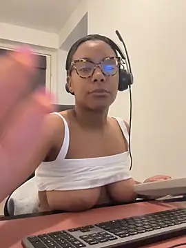 Melia Rayne online show from May 14, 9:59 am
