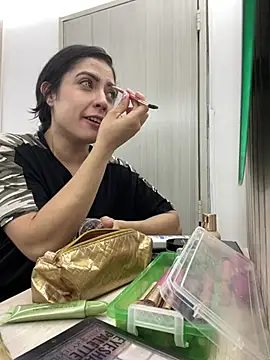 isabella winkler online show from March 7, 10:55 am