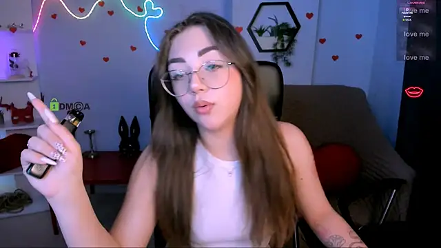 kiki swan online show from May 1, 9:45 am