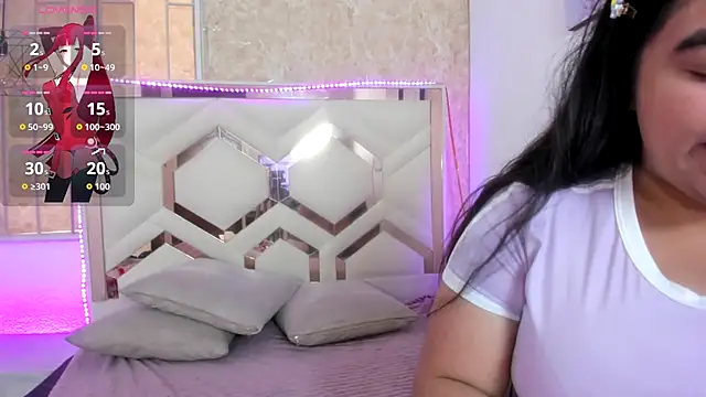 EmilyBrownn  online show from November 5, 7:19 pm