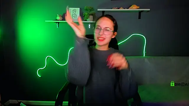 mona cloud online show from October 16, 8:00 pm