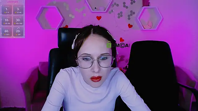 mona cloud online show from October 11, 11:40 pm