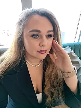 Juicy PeachLux online show from May 8, 6:16 am