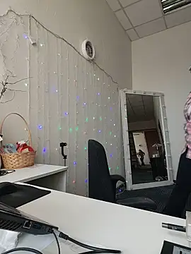 Juicy PeachLux online show from May 13, 5:46 am