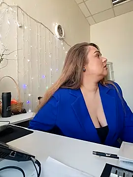 Juicy PeachLux online show from May 3, 8:07 am
