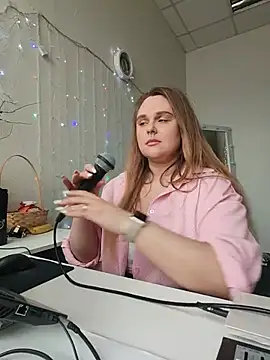 Juicy PeachLux online show from May 17, 10:36 am