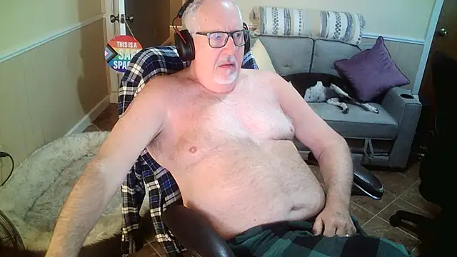 superbearboss online show from April 28, 3:49 pm