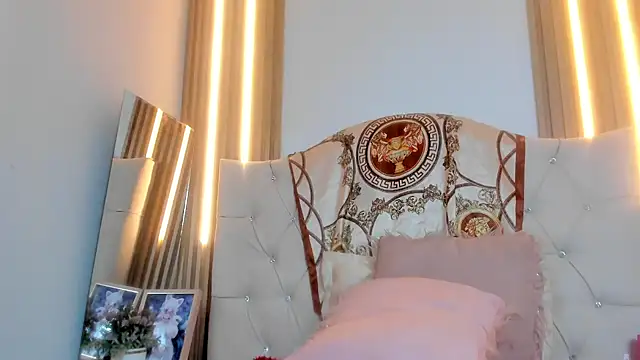 Alexa Bravva online show from May 4, 5:22 am