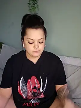 Saucy-Serenity online show from May 10, 4:36 am