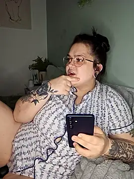 Saucy-Serenity online show from May 22, 1:58 am