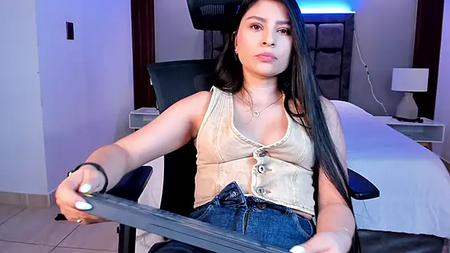 Catalina Santhana online show from October 2, 7:52 pm