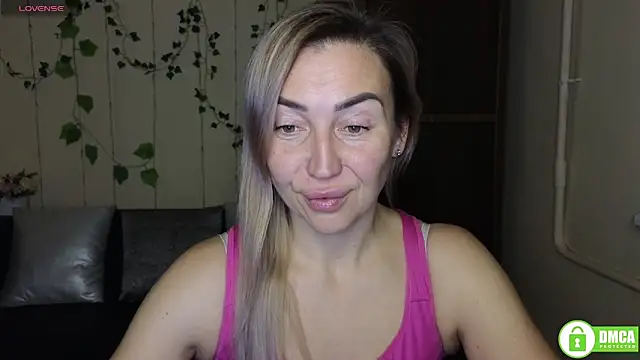 Kiss julli88I online show from December 17, 6:45 pm