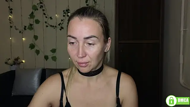 Kiss julli88I online show from November 3, 6:23 pm