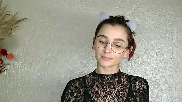 luna Gharming online show from November 7, 1:49 pm