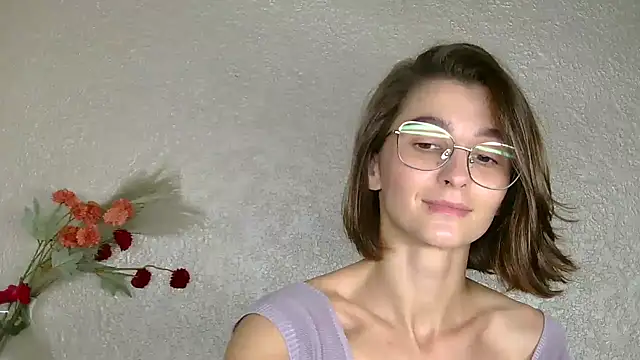 luna Gharming online show from September 19, 6:56 am