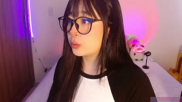 Oliviargf online show from May 29, 1:42 pm