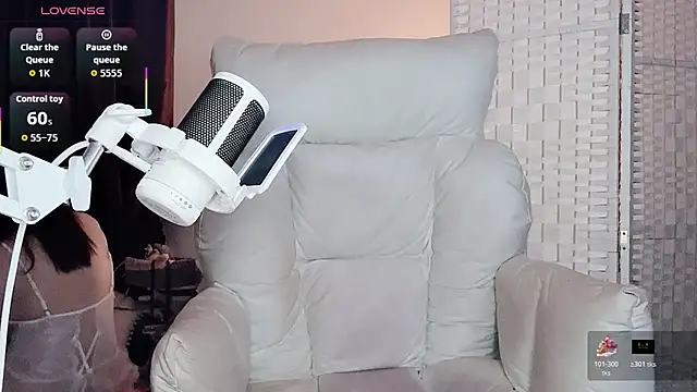 Cocobee online show from November 1, 2:43 pm