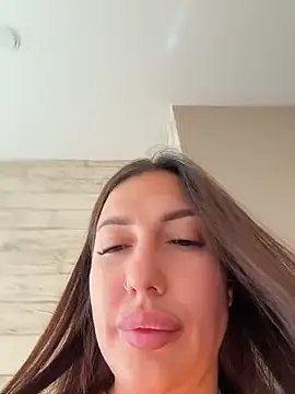 AleksandraRich online show from May 12, 1:47 am