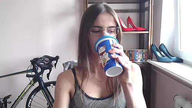 love megi online show from May 21, 1:31 pm
