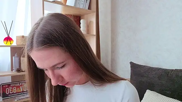 Kira mindnes online show from May 17, 10:58 am