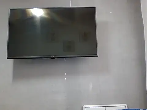 DaphneRosses online show from October 20, 2:09 pm