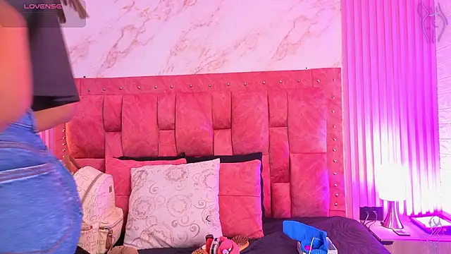 goldilockss15 online show from February 4, 3:20 am