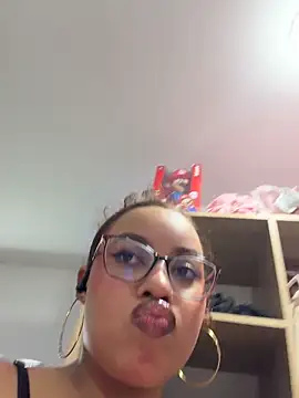 AlesiaCooper online show from May 23, 3:05 am