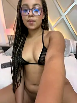 AlesiaCooper online show from November 9, 10:05 pm