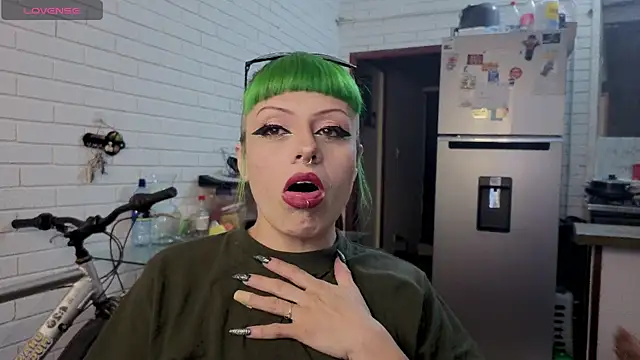 freyaa sorcerees online show from November 10, 5:35 am