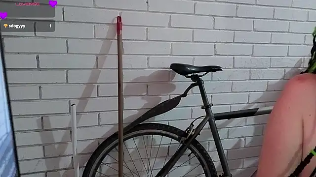 freyaa sorcerees online show from October 13, 1:30 am