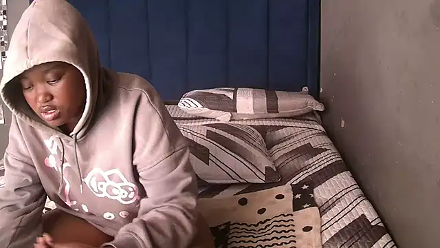 SexyShybarbie online show from May 11, 6:04 am