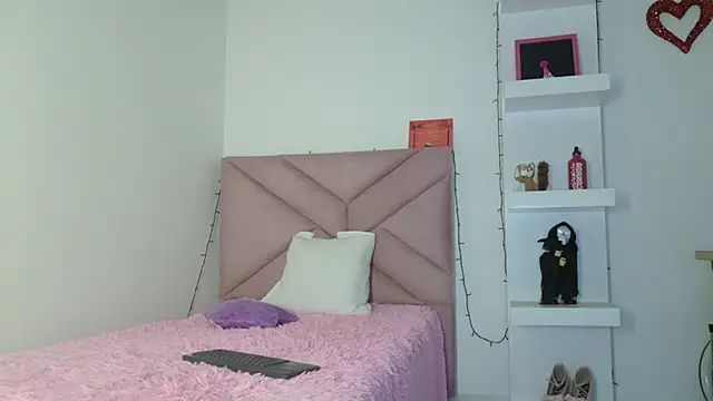 eva sin18 online show from May 3, 11:30 pm