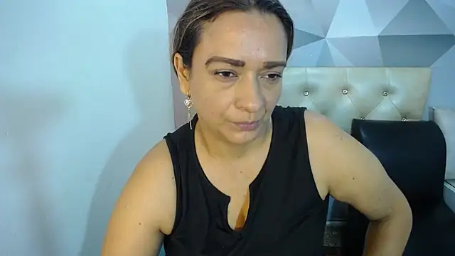 Milf-Prettyboobs online show from November 24, 11:01 am