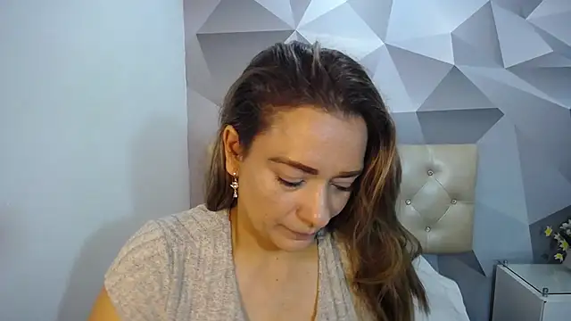 Milf-Prettyboobs online show from October 29, 6:32 pm