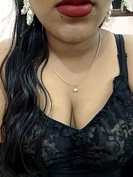 priya 00143 online show from May 8, 5:05 pm