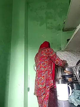 Hotty-Nidhi online show from November 4, 2:05 am