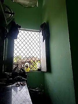 Hotty-Nidhi online show from November 11, 9:39 am