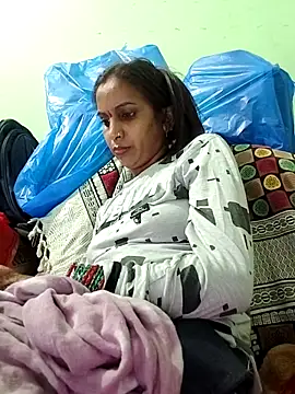 Hotty-Nidhi online show from March 23, 5:52 pm