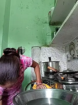 Hotty-Nidhi online show from April 9, 6:05 am