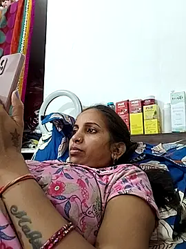 Hotty-Nidhi online show from April 4, 5:56 pm