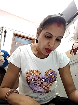 Hotty-Nidhi online show from April 3, 5:44 pm