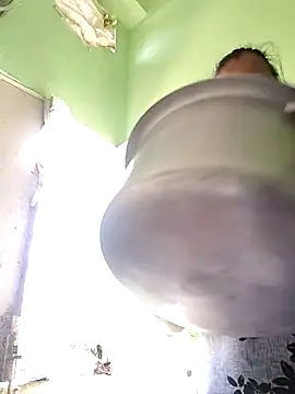 Hotty-Nidhi online show from March 31, 5:29 am