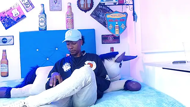 lili roussi online show from March 26, 6:53 pm