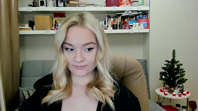 Kara Smith  online show from December 18, 12:59 am