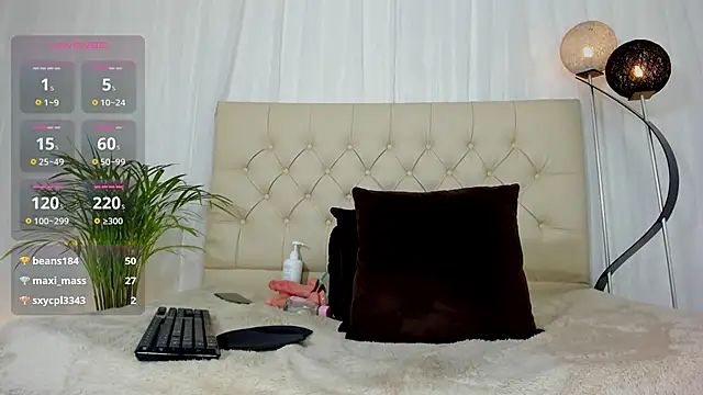 sarah temptation online show from May 14, 10:26 pm