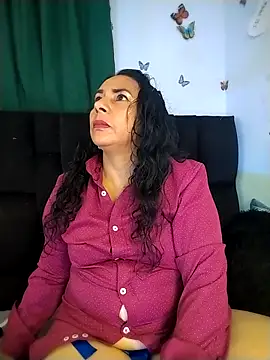 AlexaNovoa  online show from May 6, 1:31 am